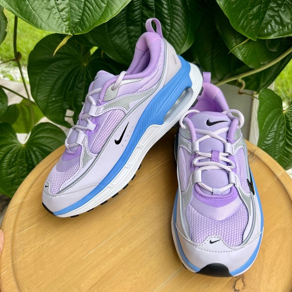💜🤍Nike Air Max Bliss🤍💜New 💜Size 8.5 but run small like size 8 - Picture 8 of 15